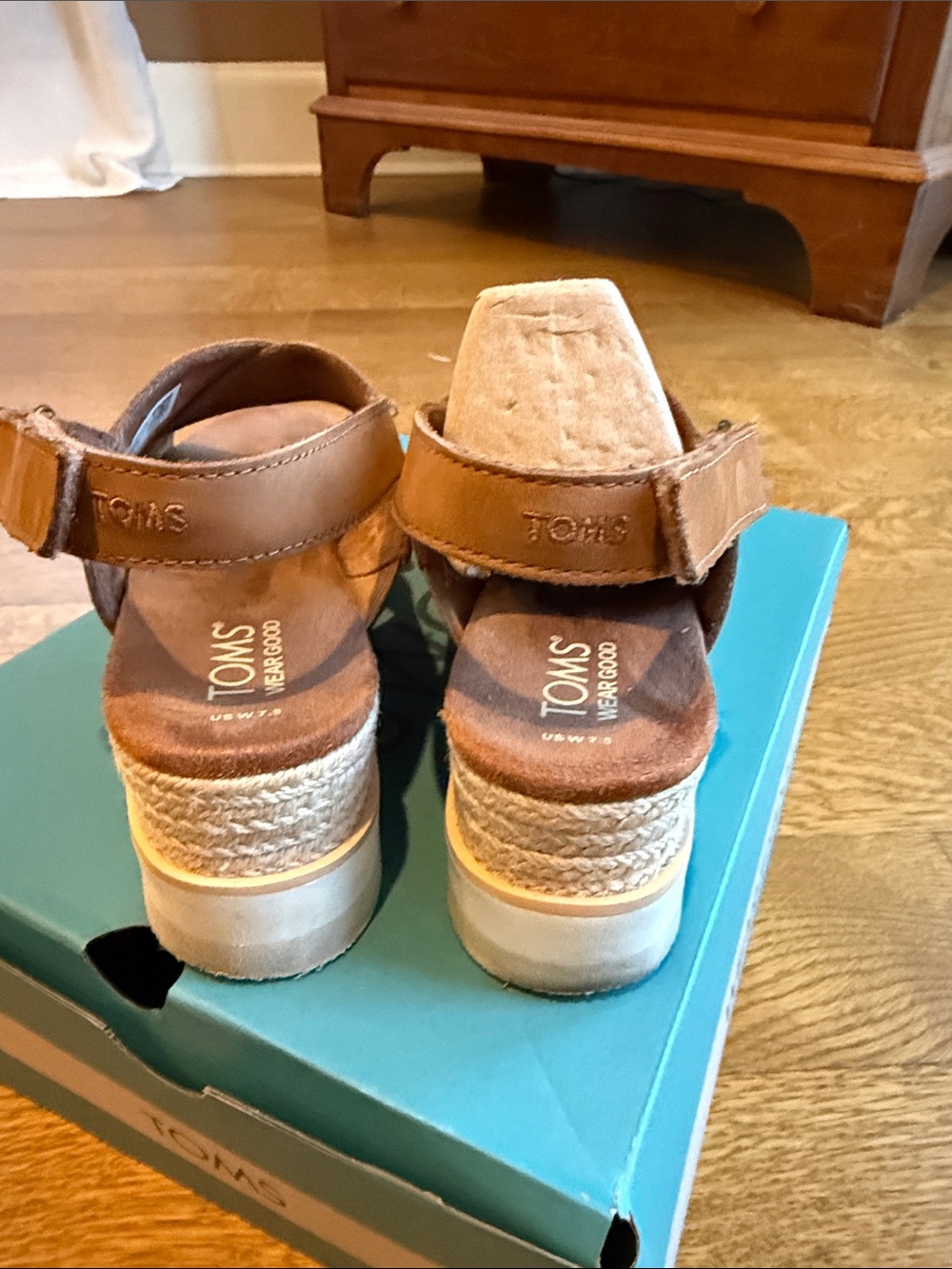 TOMS Tan Leather Crisscross Platform Sandals - Picture 5 of 11